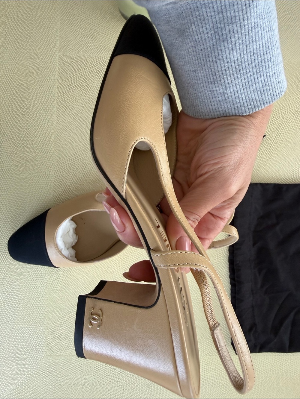 CHANEL Beige and Black Two-Tone Slingback Pumps - Picture 2 of 10